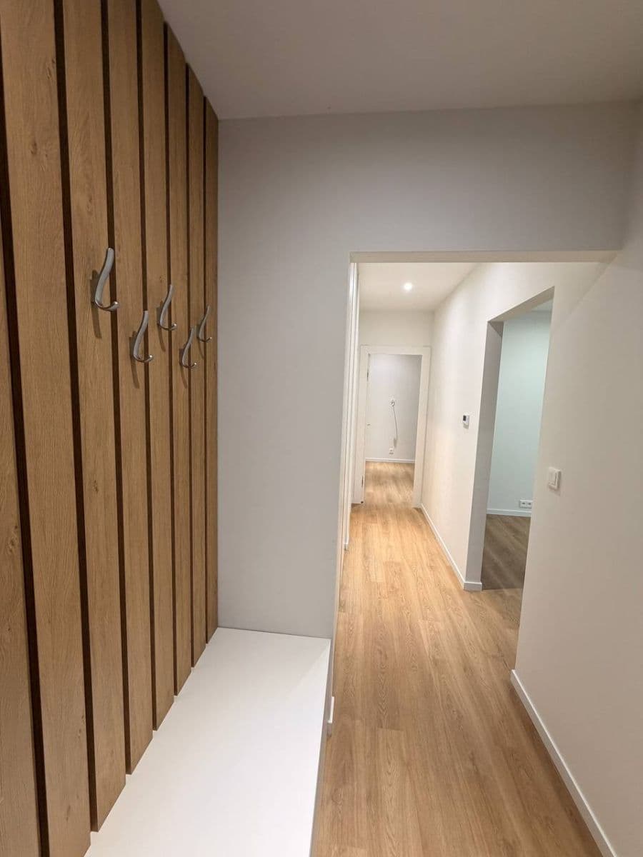 Prenájom bytu 2-izbový 40 m², Krátká, Postřižín, Středočeský kraj Prenájom bytu 2-izbový 40 m², Krátká, Postřižín, Středočeský kraj