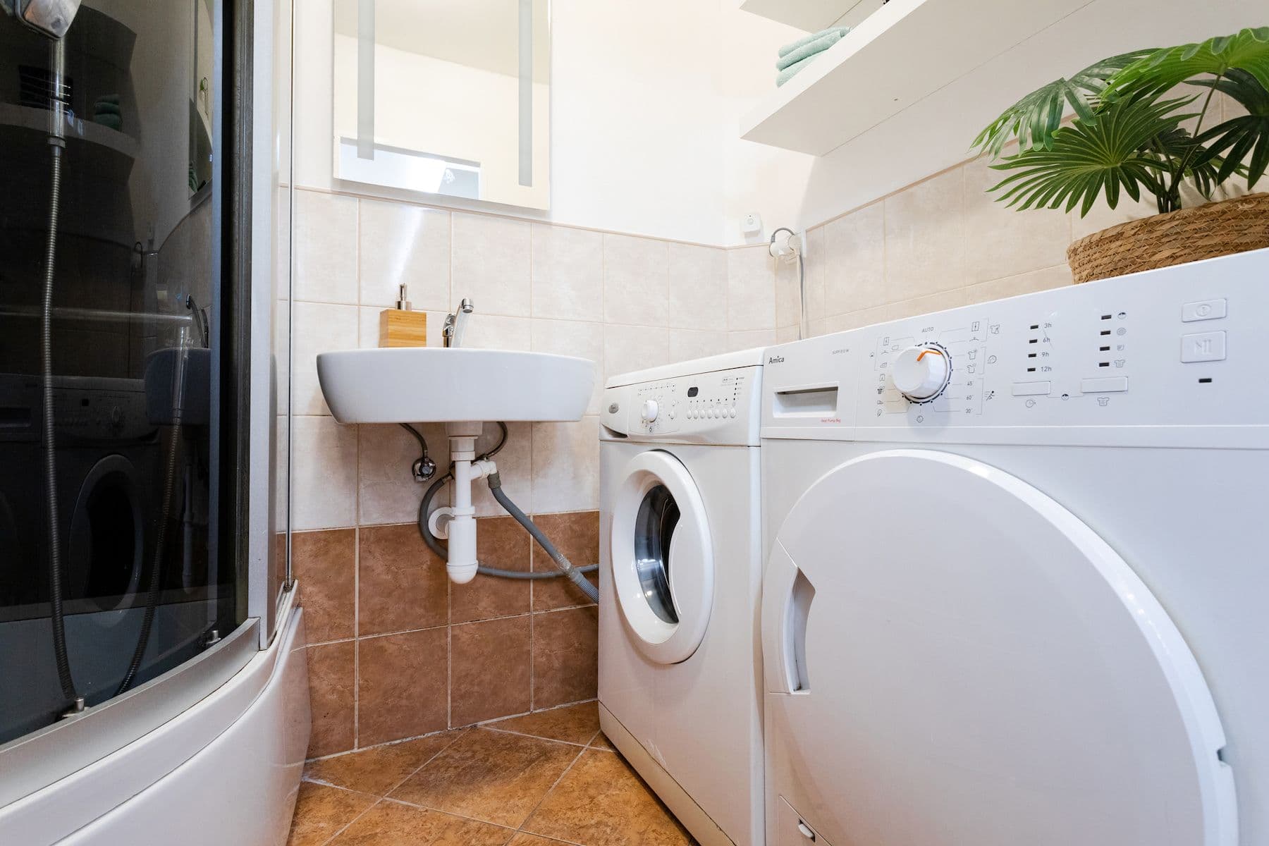 Predaj bytu 1-izbový 48 m², Finská, Praha, Praha Predaj bytu 1-izbový 48 m², Finská, Praha, Praha