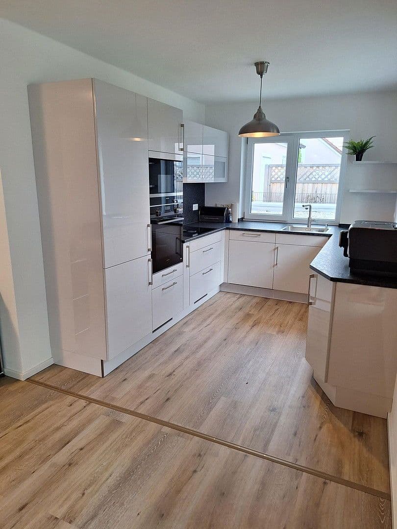 Prenájom bytu 3-izbový 82 m², Hufeisenstraße 27, Eching, Bavorsko Prenájom bytu 3-izbový 82 m², Hufeisenstraße 27, Eching, Bavorsko