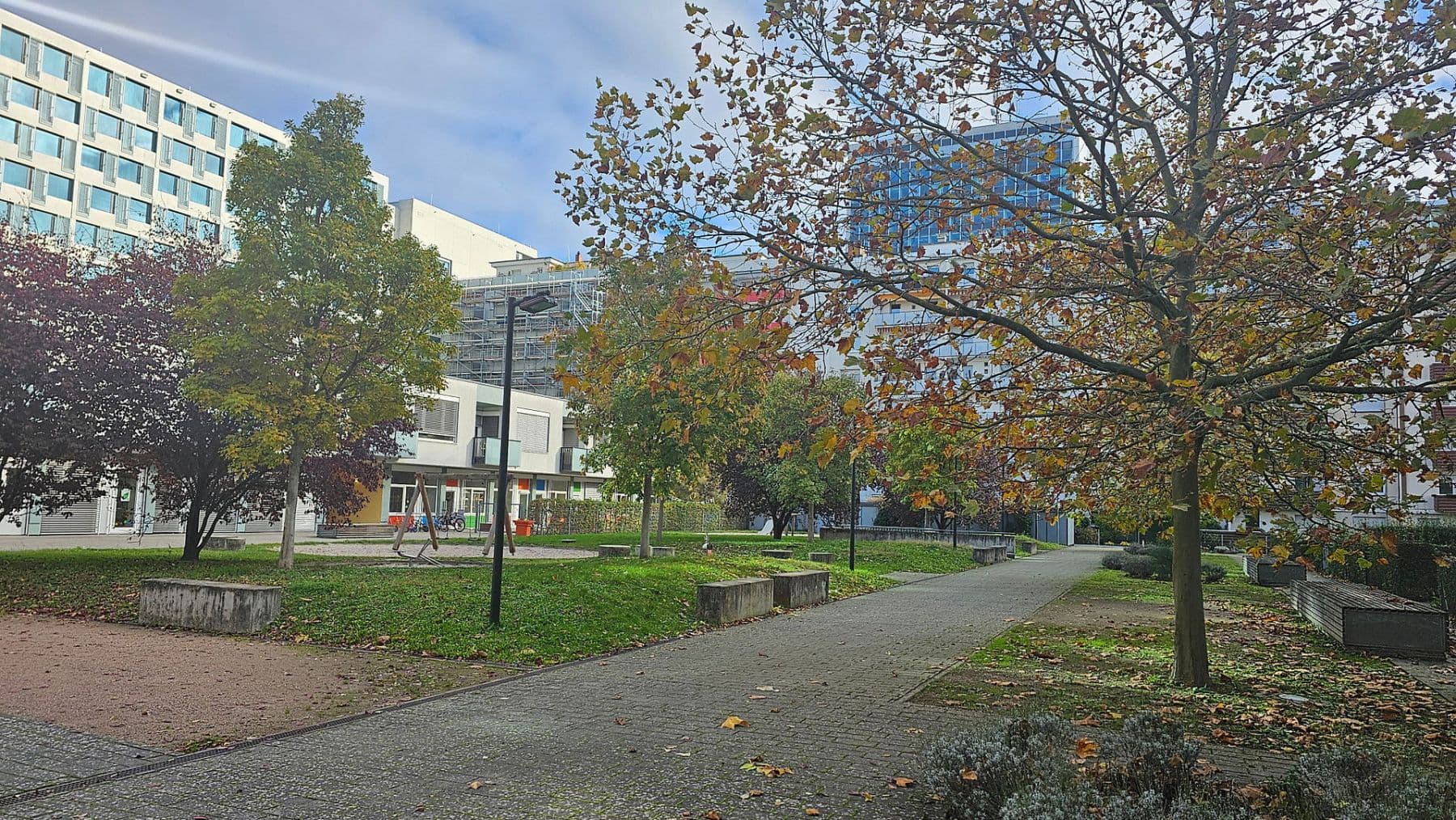 Prenájom bytu 4-izbový 126 m², Karlsruhe, Bádensko-Wurttembersko Prenájom bytu 4-izbový 126 m², Karlsruhe, Bádensko-Wurttembersko