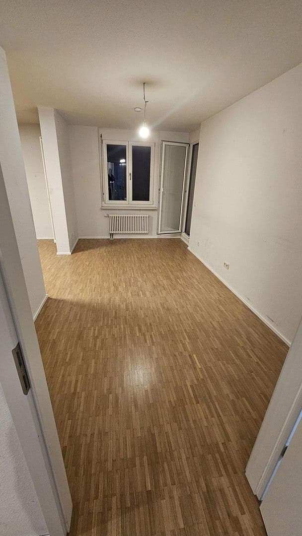 Prenájom bytu 4-izbový 126 m², Karlsruhe, Bádensko-Wurttembersko Prenájom bytu 4-izbový 126 m², Karlsruhe, Bádensko-Wurttembersko