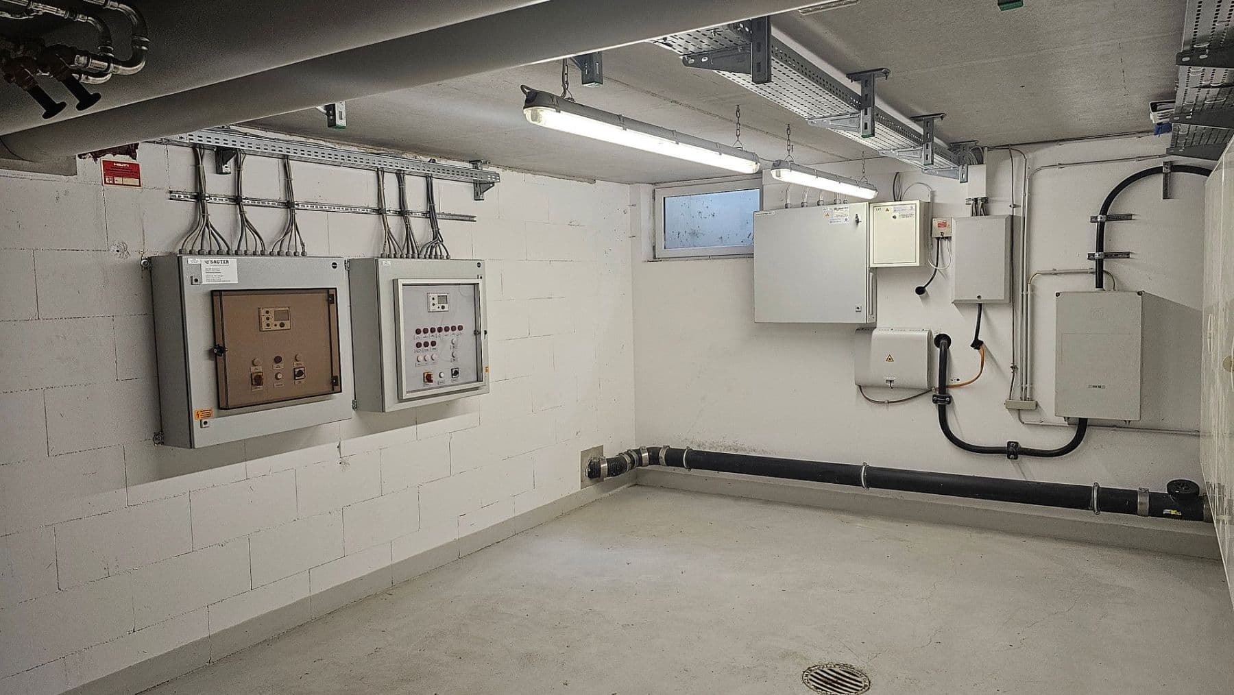 Prenájom bytu 4-izbový 126 m², Karlsruhe, Bádensko-Wurttembersko Prenájom bytu 4-izbový 126 m², Karlsruhe, Bádensko-Wurttembersko