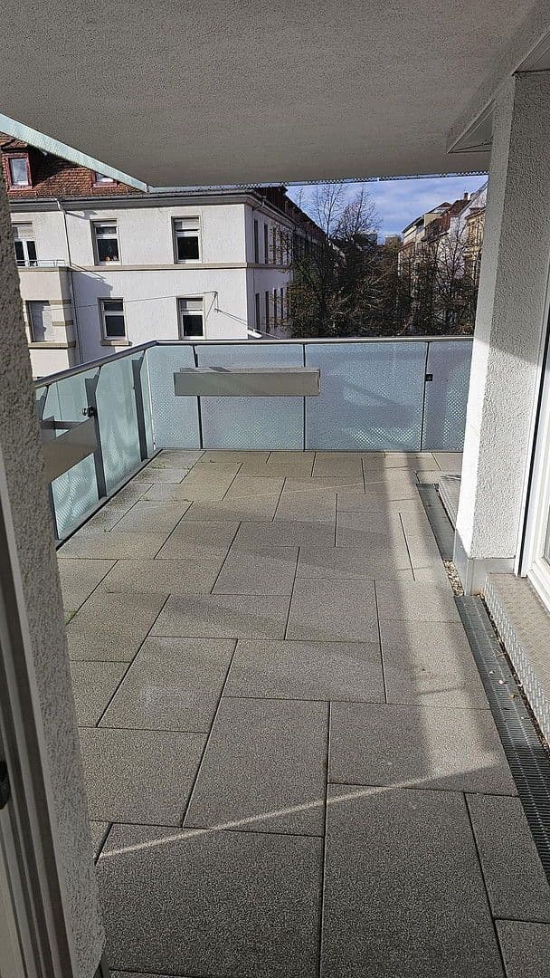 Prenájom bytu 4-izbový 126 m², Karlsruhe, Bádensko-Wurttembersko Prenájom bytu 4-izbový 126 m², Karlsruhe, Bádensko-Wurttembersko