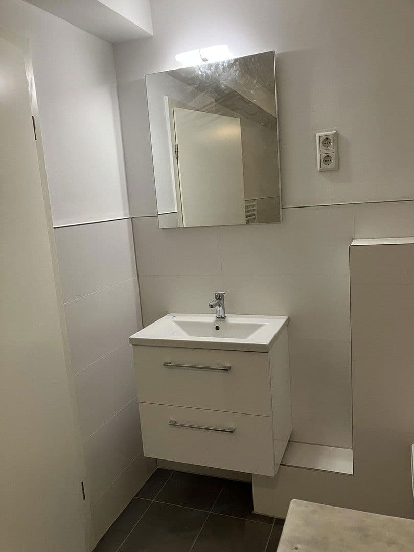 Prenájom bytu 2-izbový 85 m², Siegburg, Severné Porýnie - Westfálsko Prenájom bytu 2-izbový 85 m², Siegburg, Severné Porýnie - Westfálsko