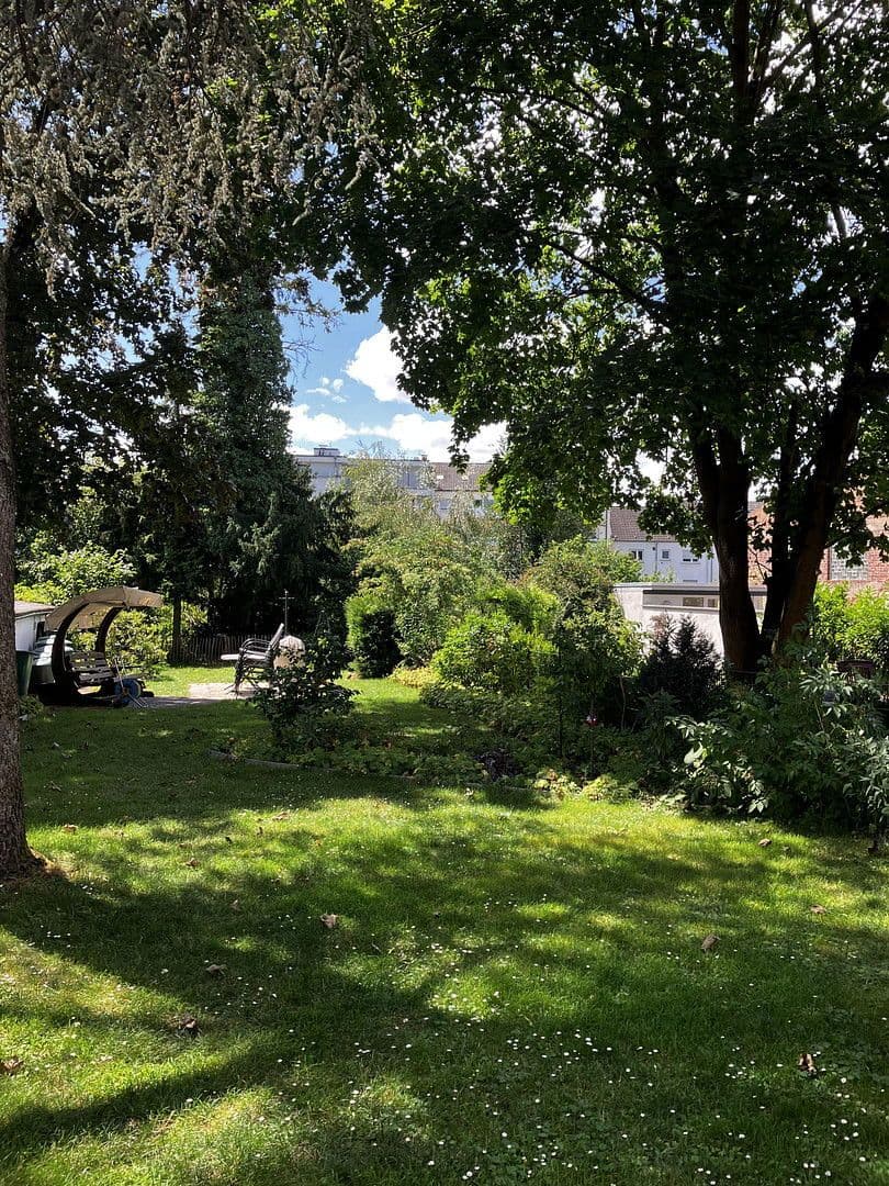 Prenájom bytu 2-izbový 85 m², Siegburg, Severné Porýnie - Westfálsko Prenájom bytu 2-izbový 85 m², Siegburg, Severné Porýnie - Westfálsko