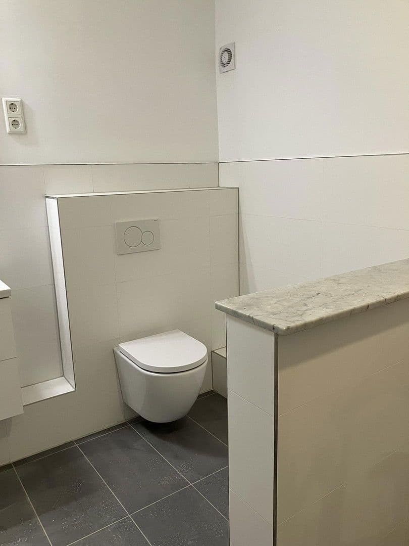 Prenájom bytu 2-izbový 85 m², Siegburg, Severné Porýnie - Westfálsko Prenájom bytu 2-izbový 85 m², Siegburg, Severné Porýnie - Westfálsko