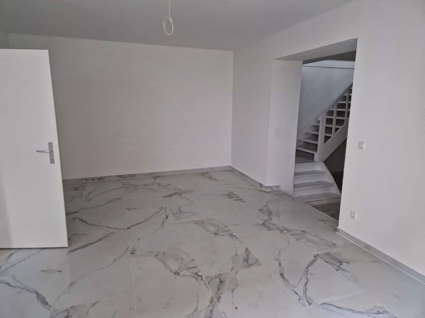 Prenájom bytu 6-izbový 218 m², Dahlener Straße 100, Mönchengladbach, Severné Porýnie - Westfálsko Prenájom bytu 6-izbový 218 m², Dahlener Straße 100, Mönchengladbach, Severné Porýnie - Westfálsko