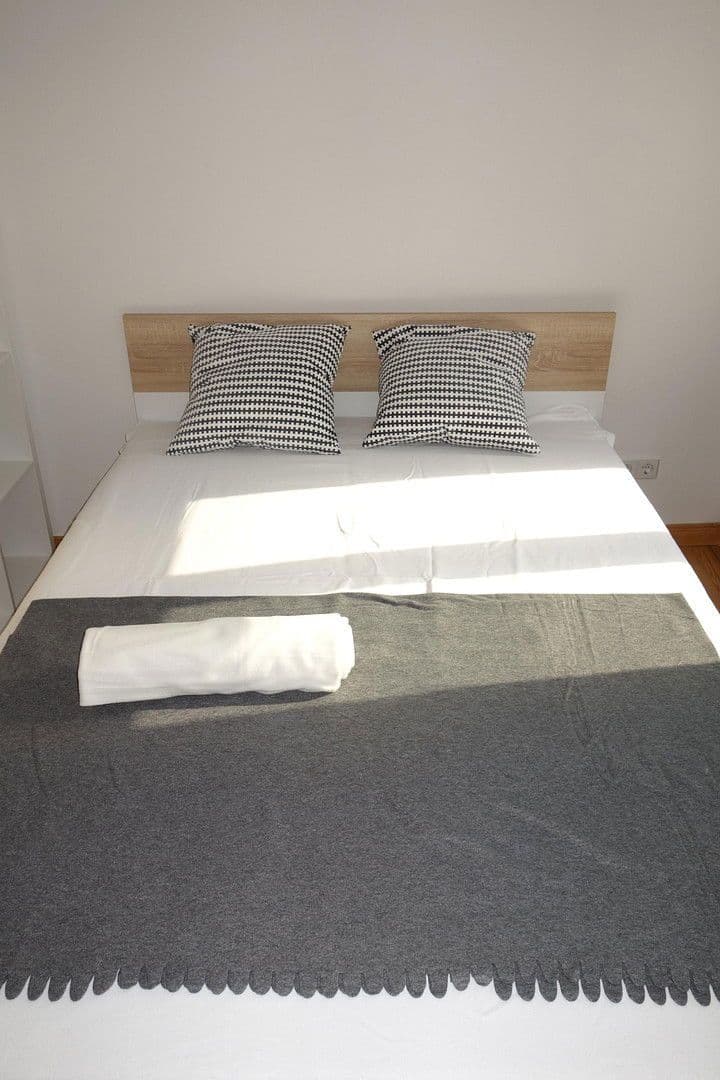 Prenájom bytu 1-izbový 36 m², Berlin, Berlín Prenájom bytu 1-izbový 36 m², Berlin, Berlín