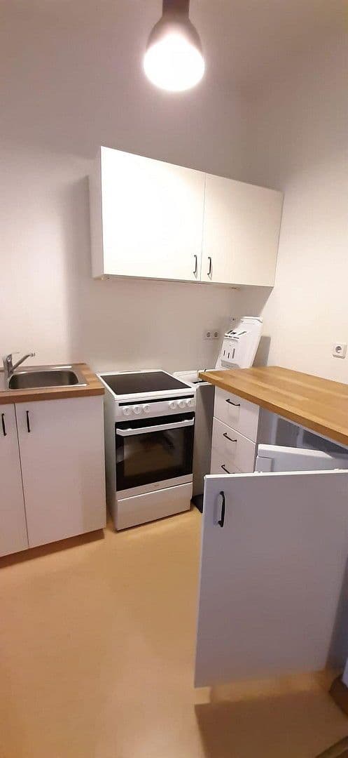 Prenájom bytu 1-izbový 36 m², Berlin, Berlín Prenájom bytu 1-izbový 36 m², Berlin, Berlín