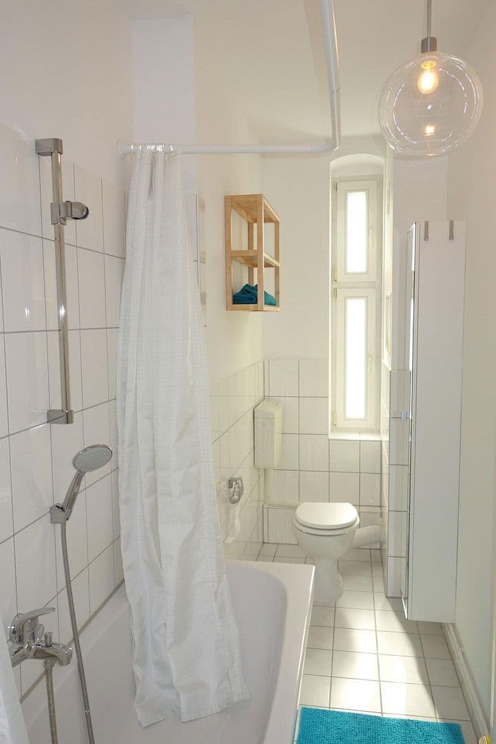 Prenájom bytu 1-izbový 36 m², Berlin, Berlín Prenájom bytu 1-izbový 36 m², Berlin, Berlín