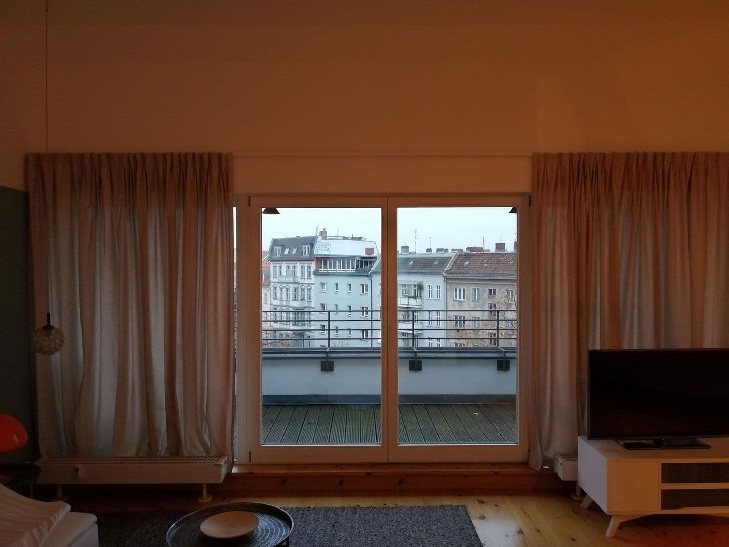 Prenájom bytu 2-izbový 95 m², Schwedter Str. 244, Berlin, Berlín Prenájom bytu 2-izbový 95 m², Schwedter Str. 244, Berlin, Berlín