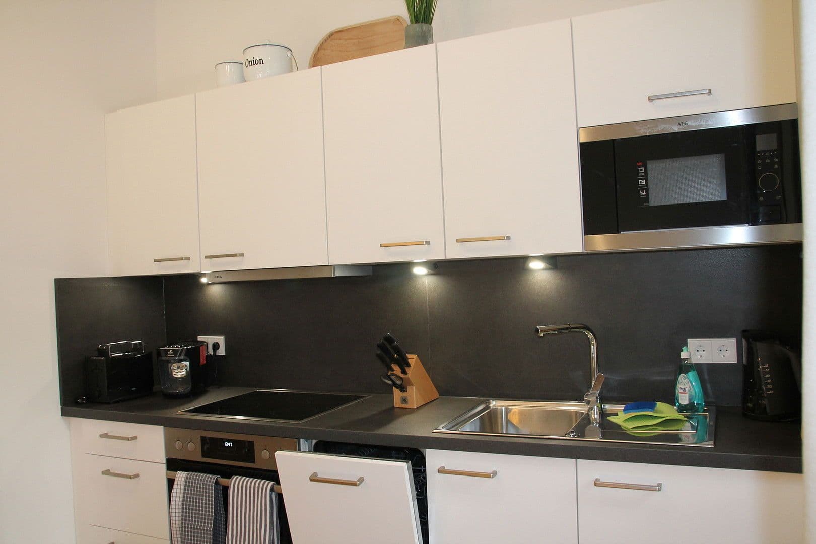 Prenájom bytu 2-izbový 53 m², Thomasius Straße 8, Berlin, Berlín Prenájom bytu 2-izbový 53 m², Thomasius Straße 8, Berlin, Berlín