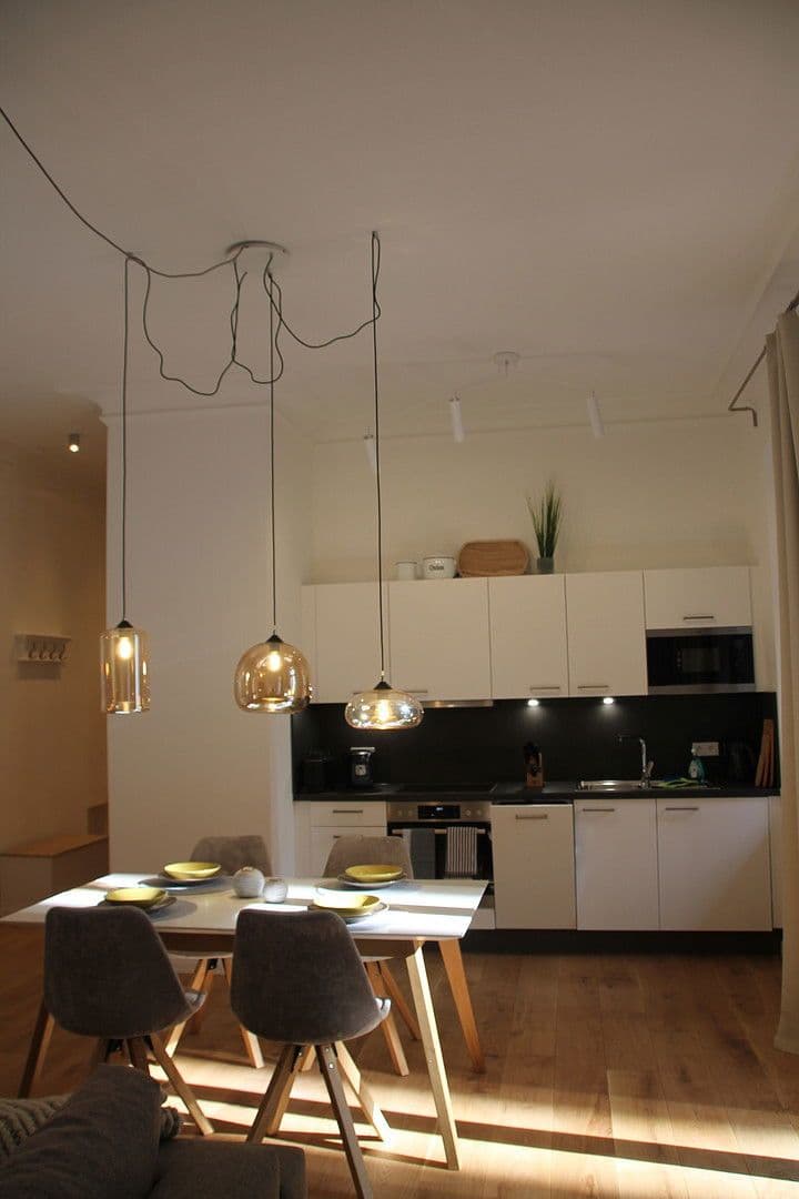 Prenájom bytu 2-izbový 53 m², Thomasius Straße 8, Berlin, Berlín Prenájom bytu 2-izbový 53 m², Thomasius Straße 8, Berlin, Berlín