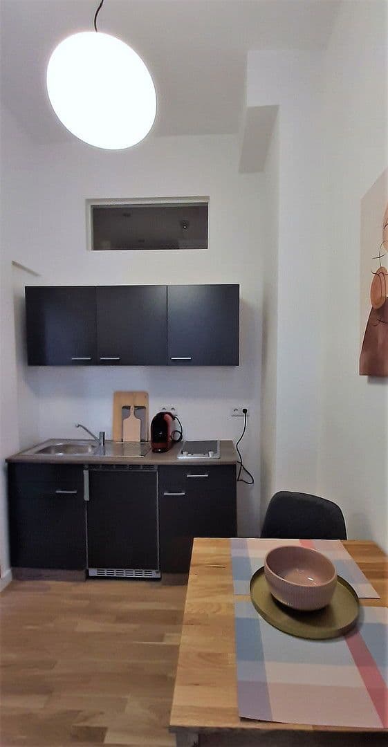 Prenájom bytu 1-izbový 33 m², Berlin, Berlín Prenájom bytu 1-izbový 33 m², Berlin, Berlín