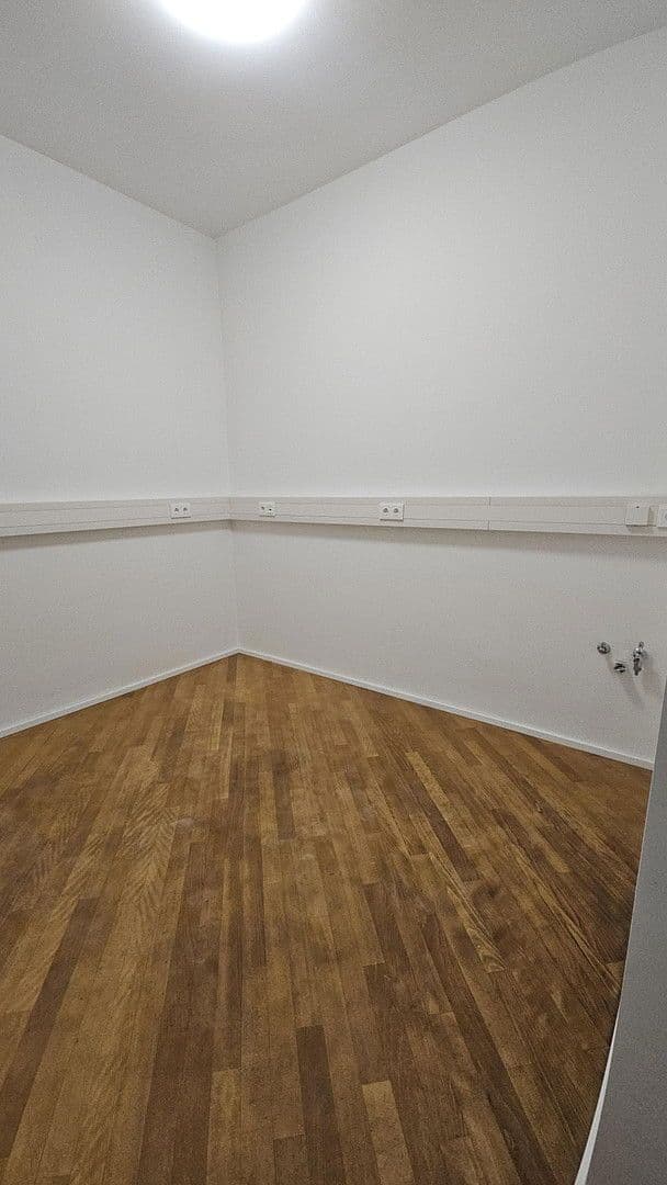 Prenájom nebytového priestoru 77 m², Pfauengasse 26, Ulm, Bádensko-Wurttembersko Prenájom nebytového priestoru 77 m², Pfauengasse 26, Ulm, Bádensko-Wurttembersko