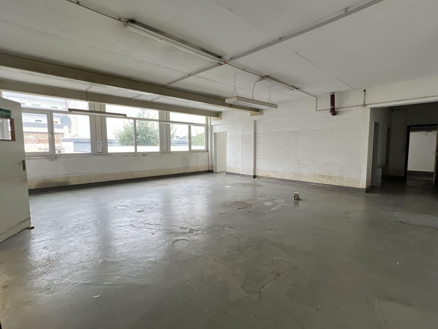 Prenájom kancelárie 1.000 m², Leverkusen, Severné Porýnie - Westfálsko Prenájom kancelárie 1.000 m², Leverkusen, Severné Porýnie - Westfálsko