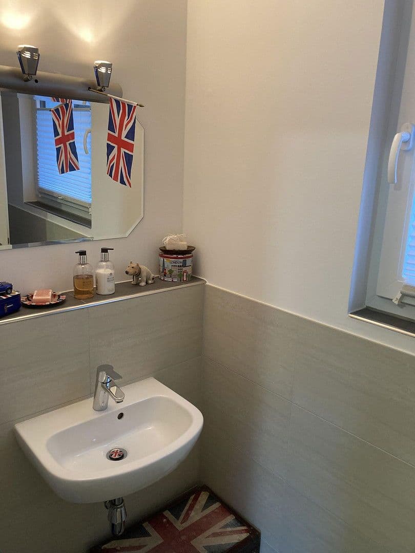 Prenájom bytu 3-izbový 123 m², Hanfelder Str. 7a, Oberbrunn, Bavorsko Prenájom bytu 3-izbový 123 m², Hanfelder Str. 7a, Oberbrunn, Bavorsko