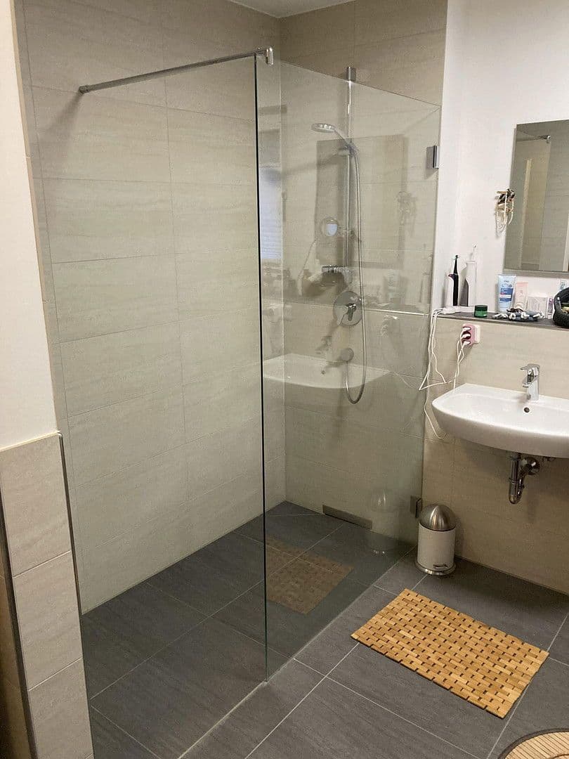 Prenájom bytu 3-izbový 123 m², Hanfelder Str. 7a, Oberbrunn, Bavorsko Prenájom bytu 3-izbový 123 m², Hanfelder Str. 7a, Oberbrunn, Bavorsko