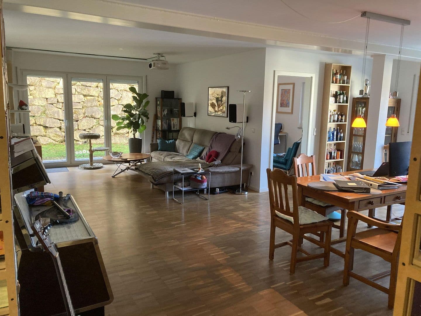 Prenájom bytu 3-izbový 123 m², Hanfelder Str. 7a, Oberbrunn, Bavorsko Prenájom bytu 3-izbový 123 m², Hanfelder Str. 7a, Oberbrunn, Bavorsko