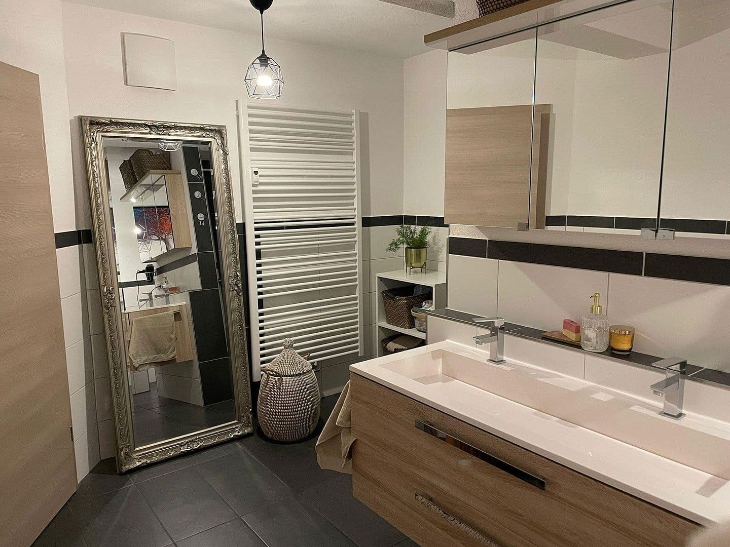 Predaj bytu 3-izbový 168 m², Rattelsdorf, Bavorsko Predaj bytu 3-izbový 168 m², Rattelsdorf, Bavorsko