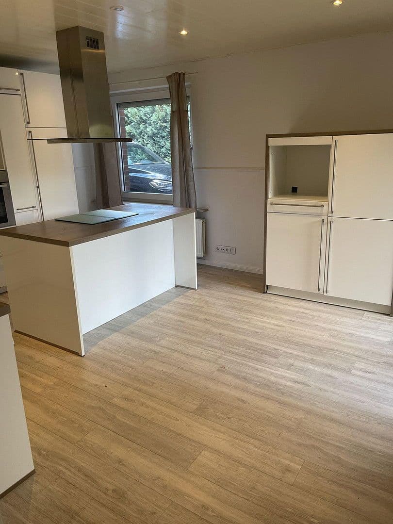 Prenájom bytu 3-izbový 95 m², Ohechausse, Norderstedt, Šlezvicko-Holštajnsko Prenájom bytu 3-izbový 95 m², Ohechausse, Norderstedt, Šlezvicko-Holštajnsko