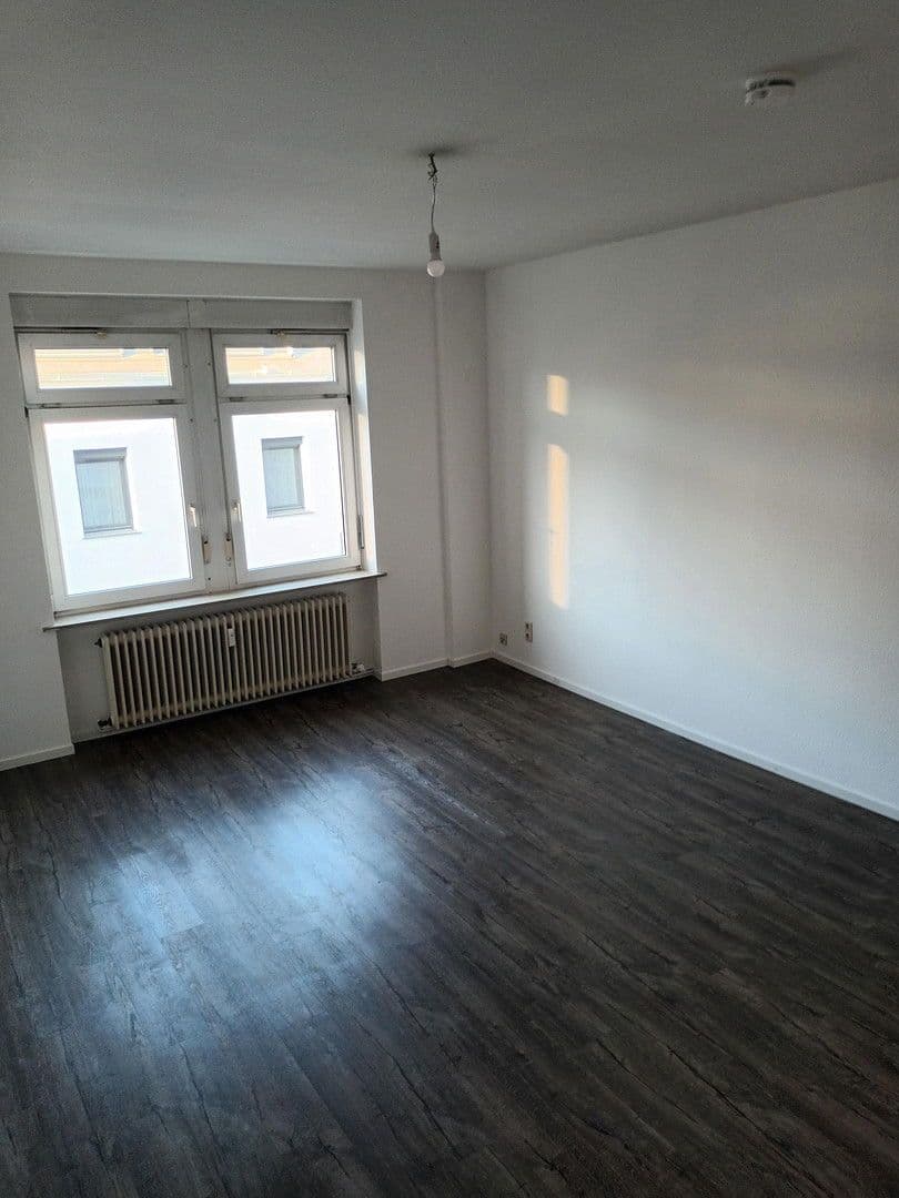 Prenájom bytu 3-izbový 75 m², Frankfurt am Main, Hesensko Prenájom bytu 3-izbový 75 m², Frankfurt am Main, Hesensko
