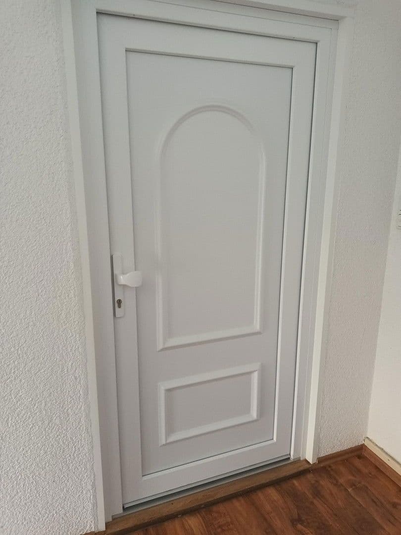 Prenájom bytu 3-izbový 75 m², Frankfurt am Main, Hesensko Prenájom bytu 3-izbový 75 m², Frankfurt am Main, Hesensko