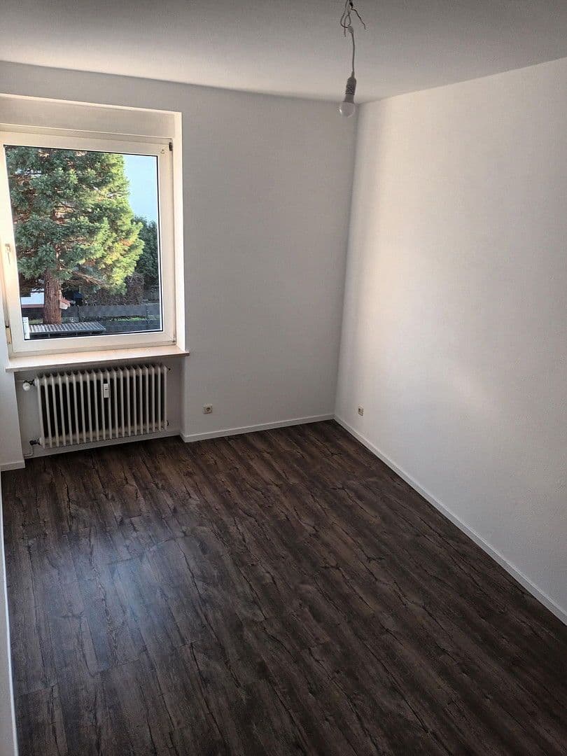 Prenájom bytu 3-izbový 75 m², Frankfurt am Main, Hesensko Prenájom bytu 3-izbový 75 m², Frankfurt am Main, Hesensko