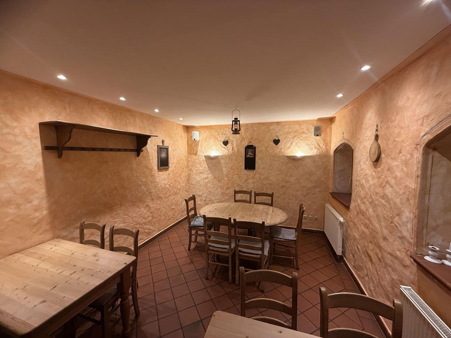 Prenájom nebytového priestoru 250 m², Schulstraße 1, Vöhl, Hesensko Prenájom nebytového priestoru 250 m², Schulstraße 1, Vöhl, Hesensko