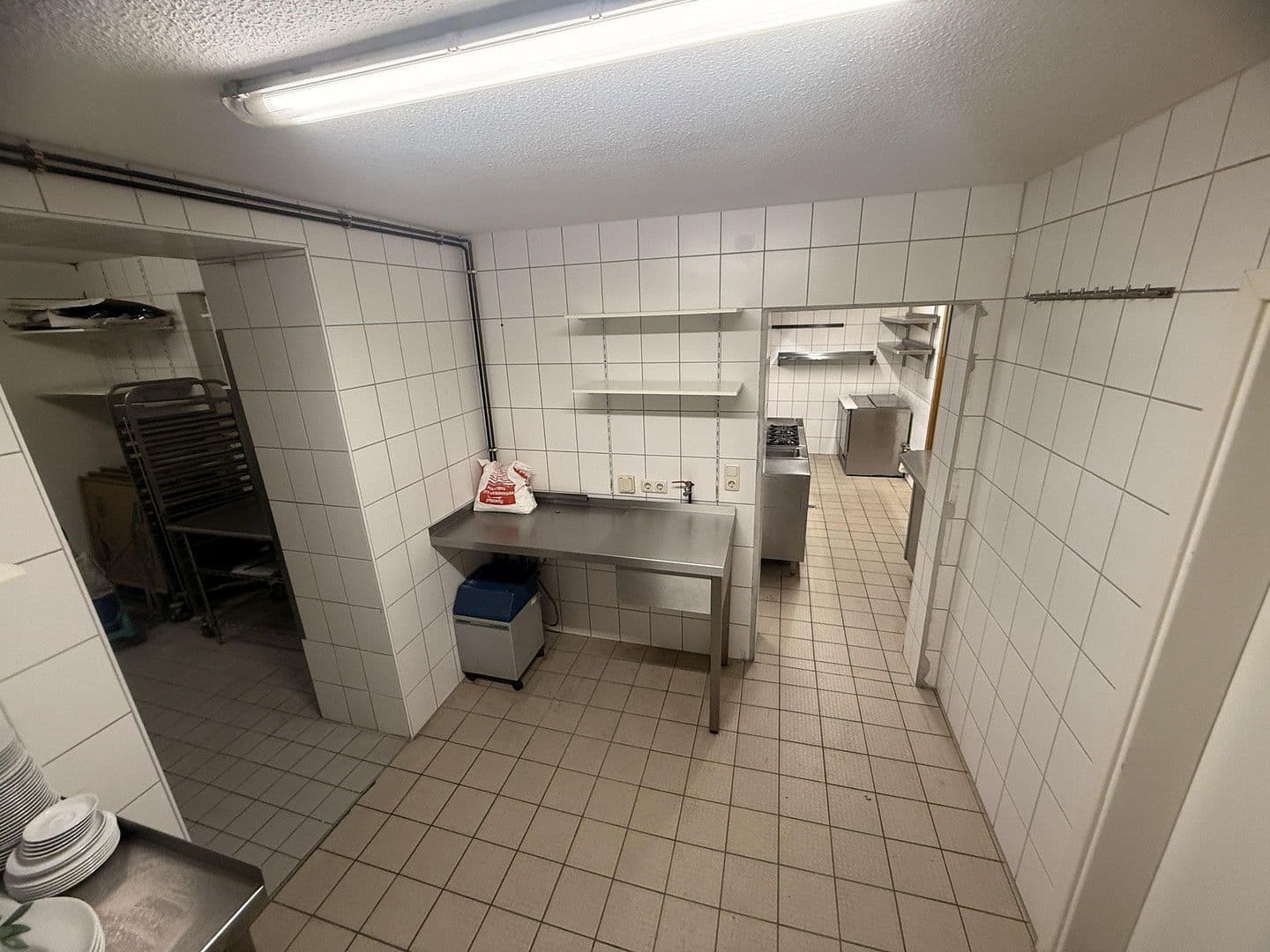 Prenájom nebytového priestoru 250 m², Schulstraße 1, Vöhl, Hesensko Prenájom nebytového priestoru 250 m², Schulstraße 1, Vöhl, Hesensko