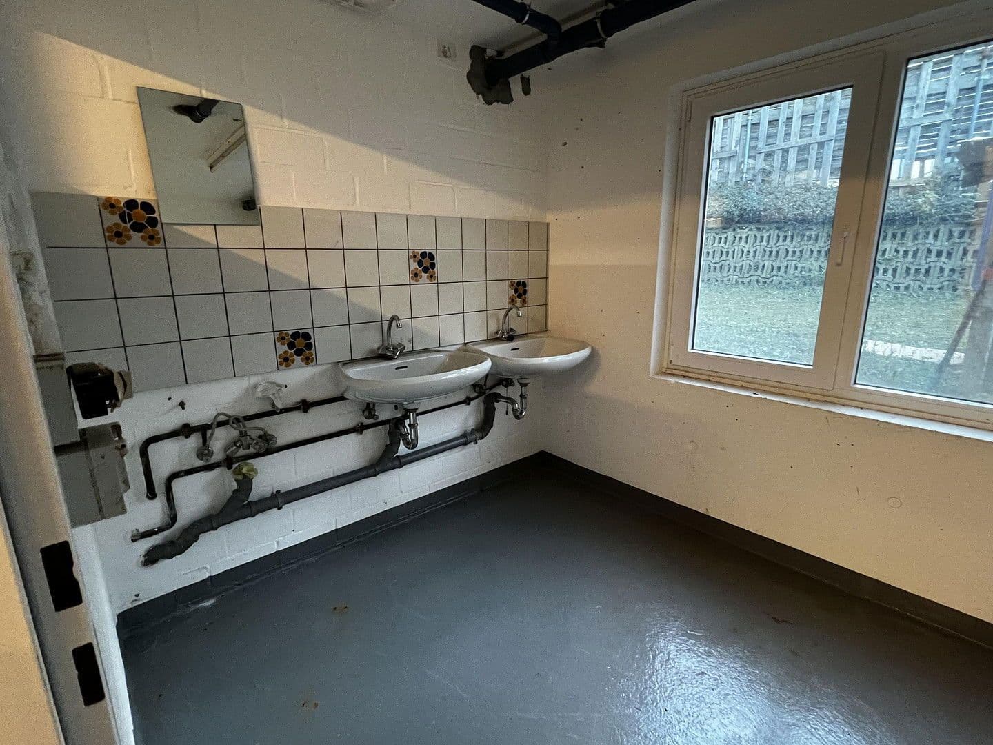 Prenájom nebytového priestoru 1.000 m², Leverkusen, Severné Porýnie - Westfálsko Prenájom nebytového priestoru 1.000 m², Leverkusen, Severné Porýnie - Westfálsko