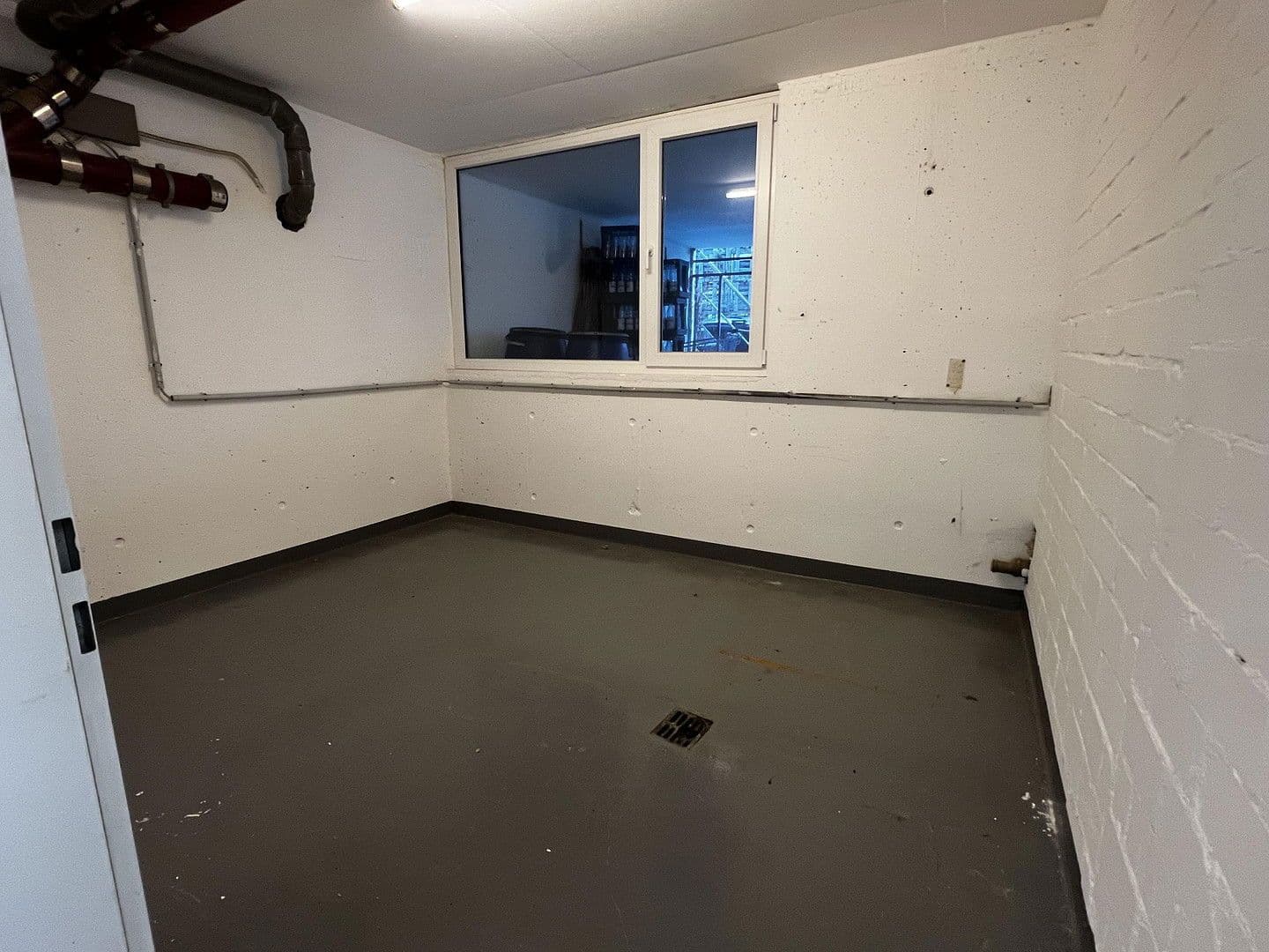 Prenájom nebytového priestoru 1.000 m², Leverkusen, Severné Porýnie - Westfálsko Prenájom nebytového priestoru 1.000 m², Leverkusen, Severné Porýnie - Westfálsko