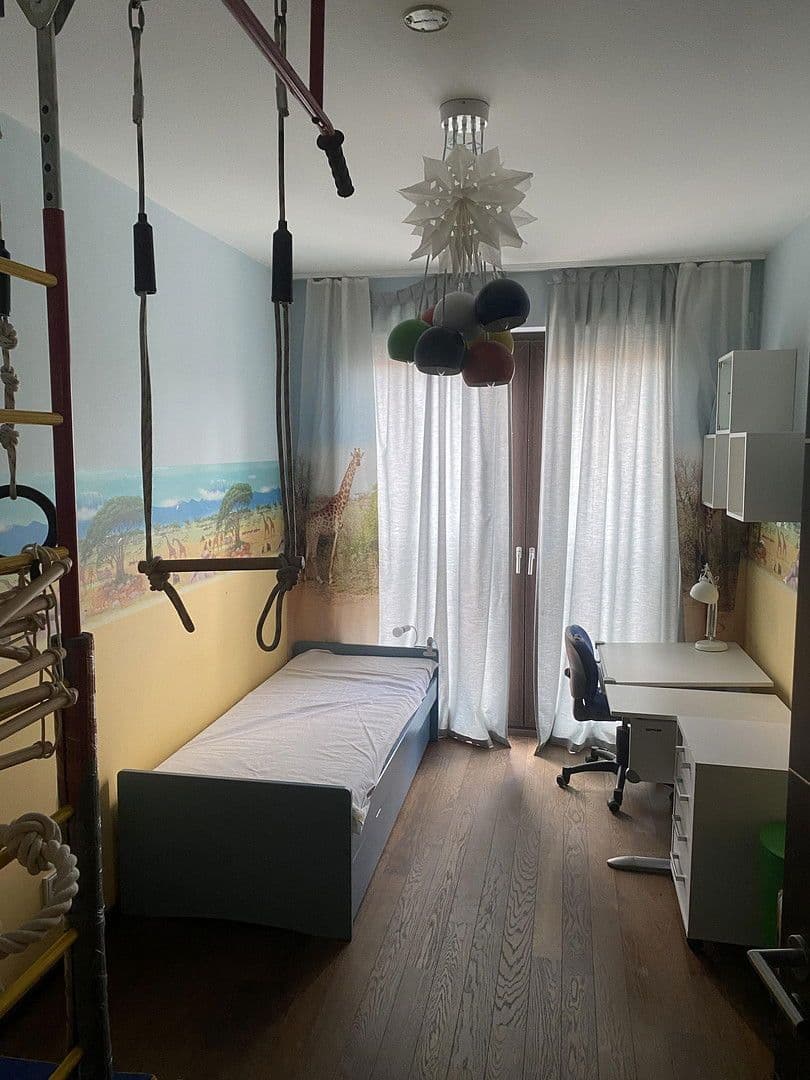 Prenájom bytu 5-izbový 140 m², Käthchen-Paulus-Str 0, Frankfurt am Main, Hesensko Prenájom bytu 5-izbový 140 m², Käthchen-Paulus-Str 0, Frankfurt am Main, Hesensko