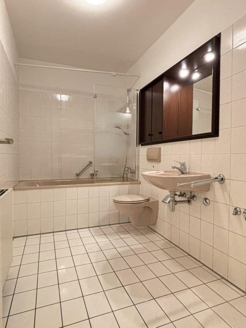 Prenájom bytu 2-izbový 61 m², Köln, Severné Porýnie - Westfálsko Prenájom bytu 2-izbový 61 m², Köln, Severné Porýnie - Westfálsko