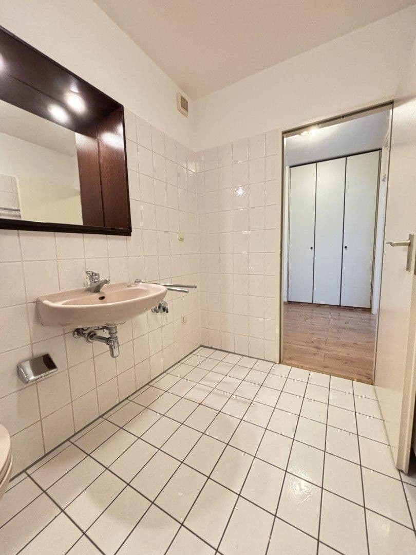 Prenájom bytu 2-izbový 61 m², Köln, Severné Porýnie - Westfálsko Prenájom bytu 2-izbový 61 m², Köln, Severné Porýnie - Westfálsko