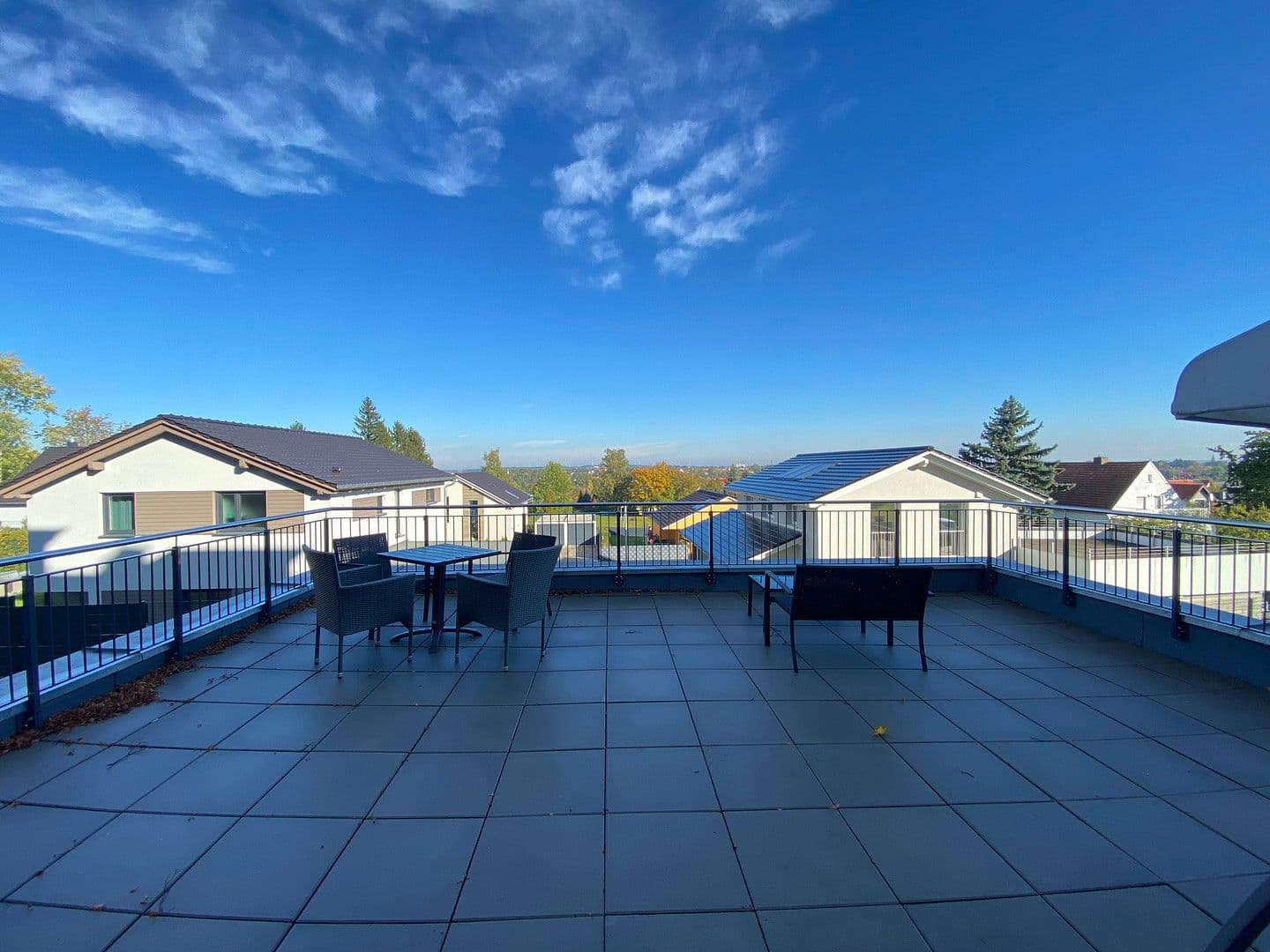 Prenájom bytu 3-izbový 115 m², Schlaurother Str. 10, Görlitz, Sasko Prenájom bytu 3-izbový 115 m², Schlaurother Str. 10, Görlitz, Sasko