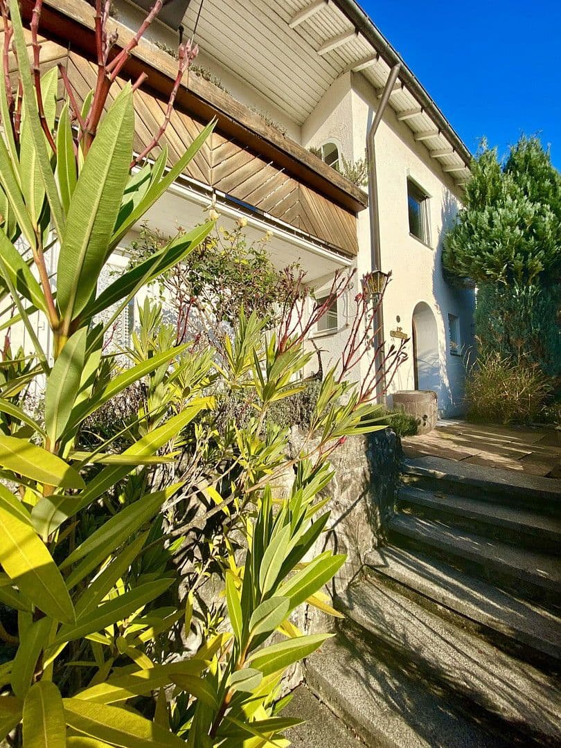 Predaj domu 125 m², pozemek 866 m², Obere Zeiselbergstraße 23, Schwäbisch Gmünd, Bádensko-Wurttembersko Predaj domu 125 m², pozemek 866 m², Obere Zeiselbergstraße 23, Schwäbisch Gmünd, Bádensko-Wurttembersko