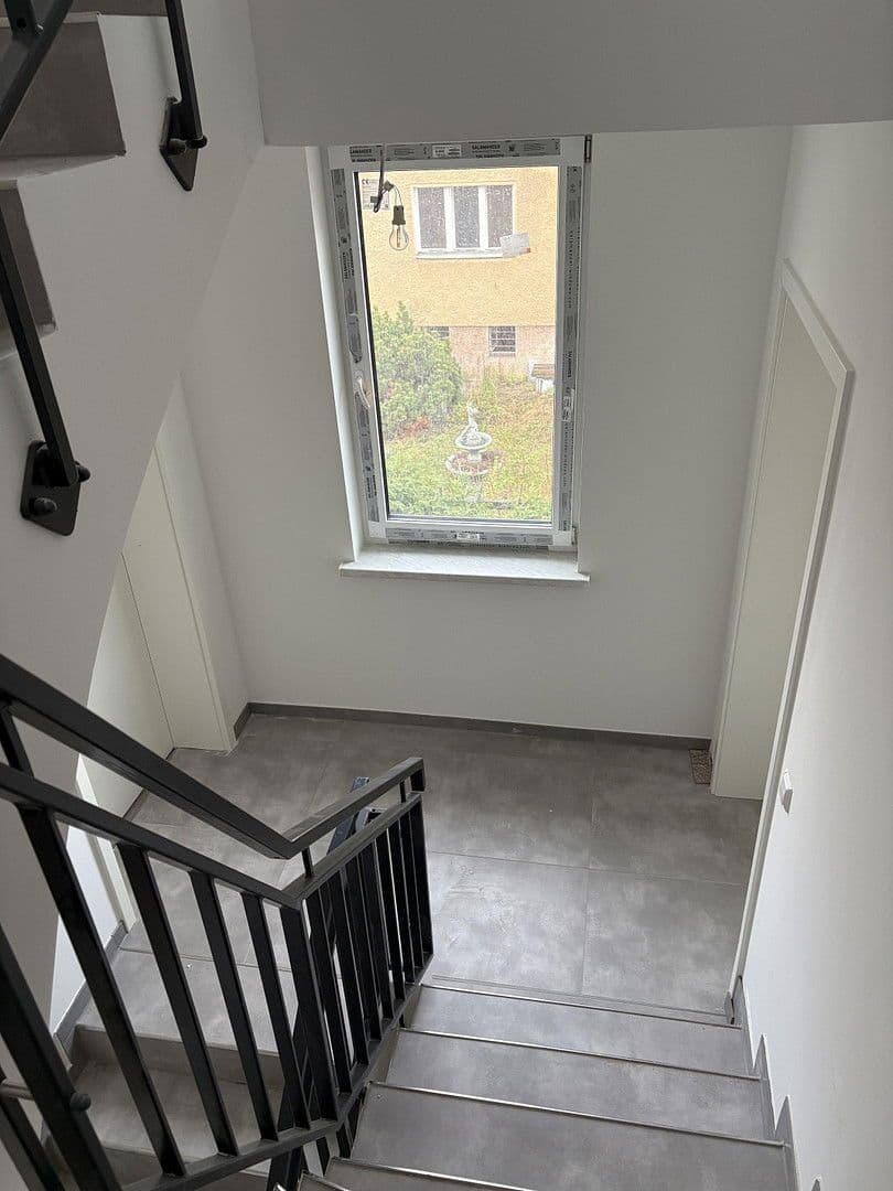 Prenájom domu 238 m², pozemek 520 m², Kienhorststr. 103A, Berlin, Berlín Prenájom domu 238 m², pozemek 520 m², Kienhorststr. 103A, Berlin, Berlín