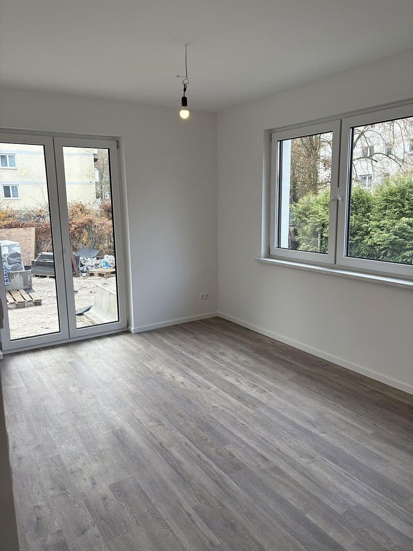 Prenájom domu 238 m², pozemek 520 m², Kienhorststr. 103A, Berlin, Berlín Prenájom domu 238 m², pozemek 520 m², Kienhorststr. 103A, Berlin, Berlín