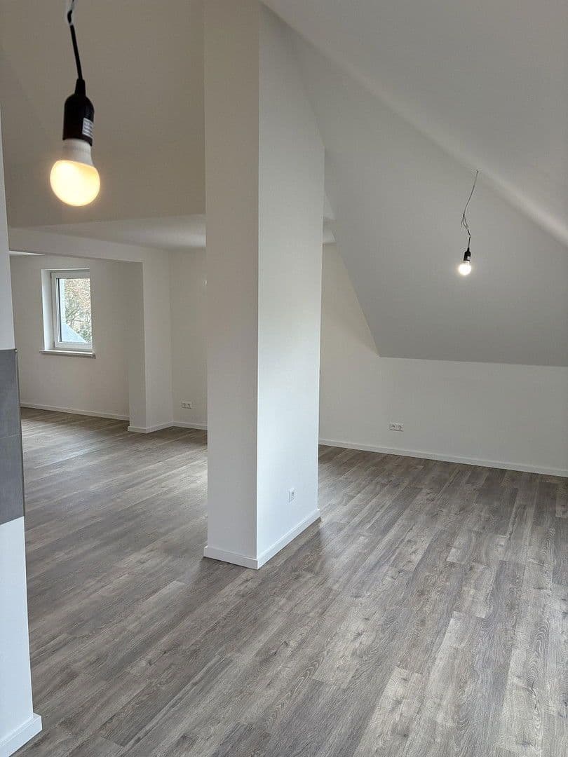 Prenájom domu 238 m², pozemek 520 m², Kienhorststr. 103A, Berlin, Berlín Prenájom domu 238 m², pozemek 520 m², Kienhorststr. 103A, Berlin, Berlín