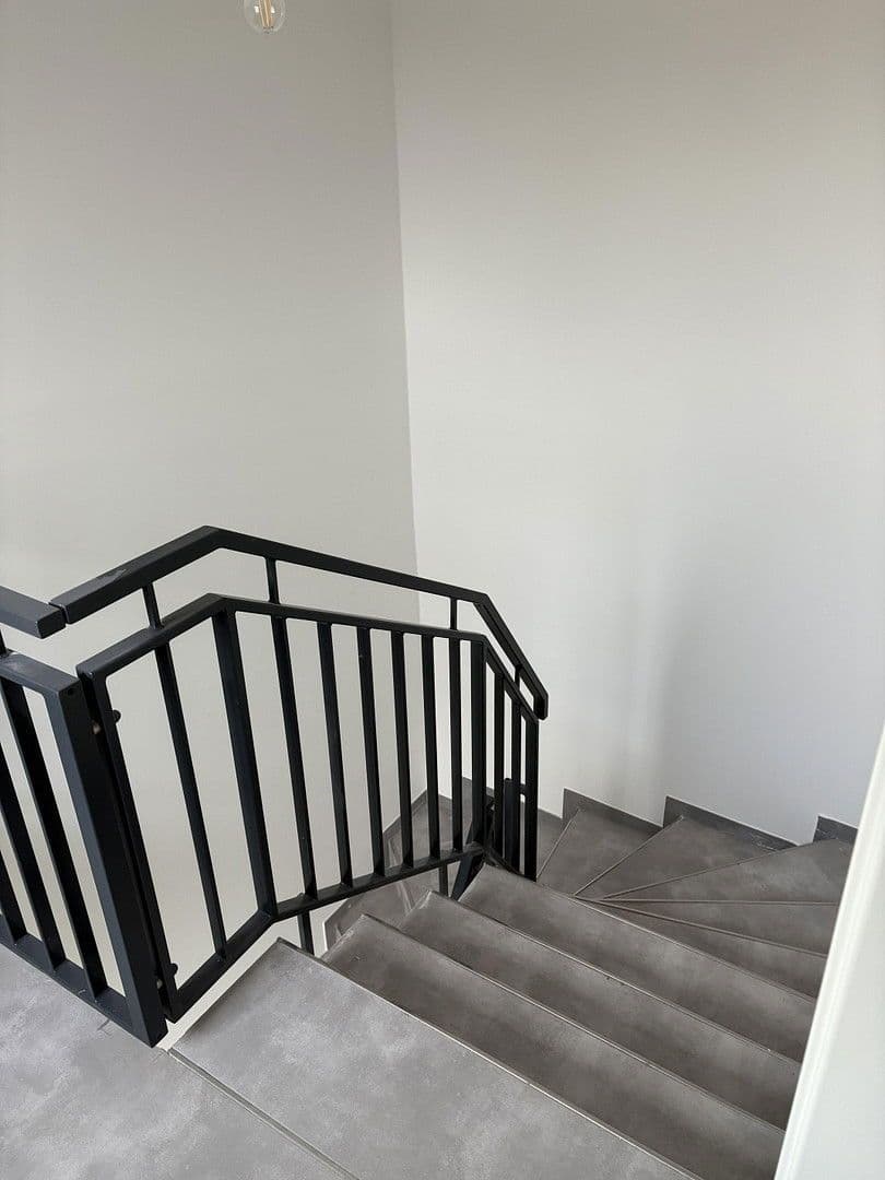 Prenájom domu 238 m², pozemek 520 m², Kienhorststr. 103A, Berlin, Berlín Prenájom domu 238 m², pozemek 520 m², Kienhorststr. 103A, Berlin, Berlín