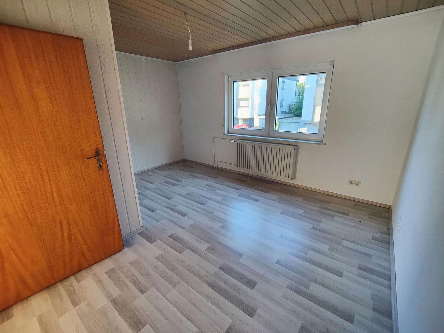 Predaj domu 120 m², pozemek 352 m², Budenheim, Porýnie-Falcko Predaj domu 120 m², pozemek 352 m², Budenheim, Porýnie-Falcko