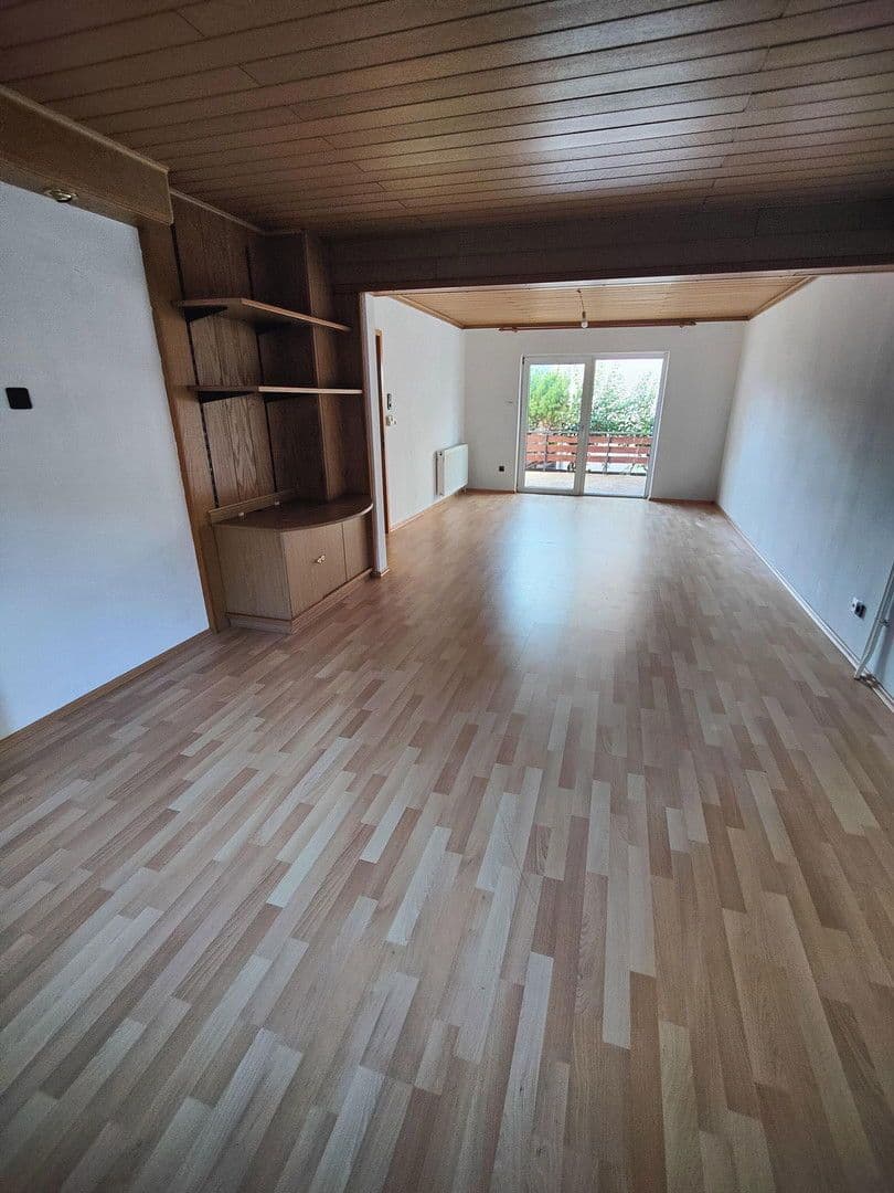 Predaj domu 120 m², pozemek 352 m², Budenheim, Porýnie-Falcko Predaj domu 120 m², pozemek 352 m², Budenheim, Porýnie-Falcko
