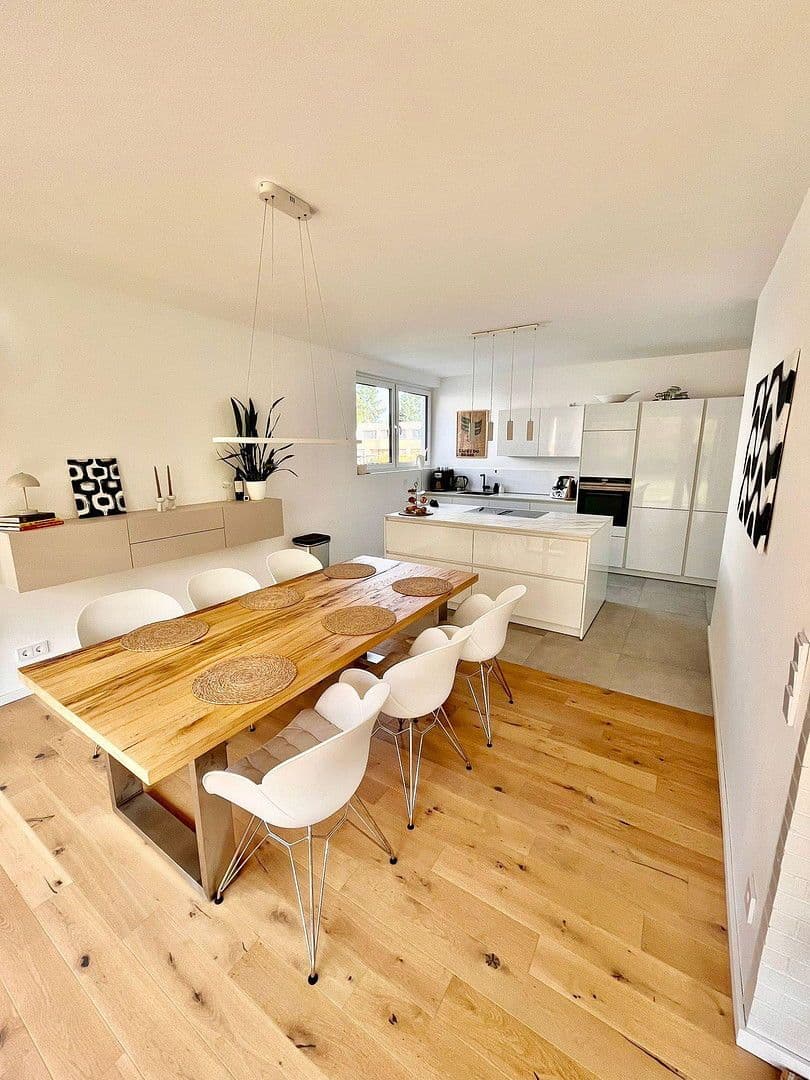 Predaj domu 220 m², pozemek 805 m², Trier, Porýnie-Falcko Predaj domu 220 m², pozemek 805 m², Trier, Porýnie-Falcko