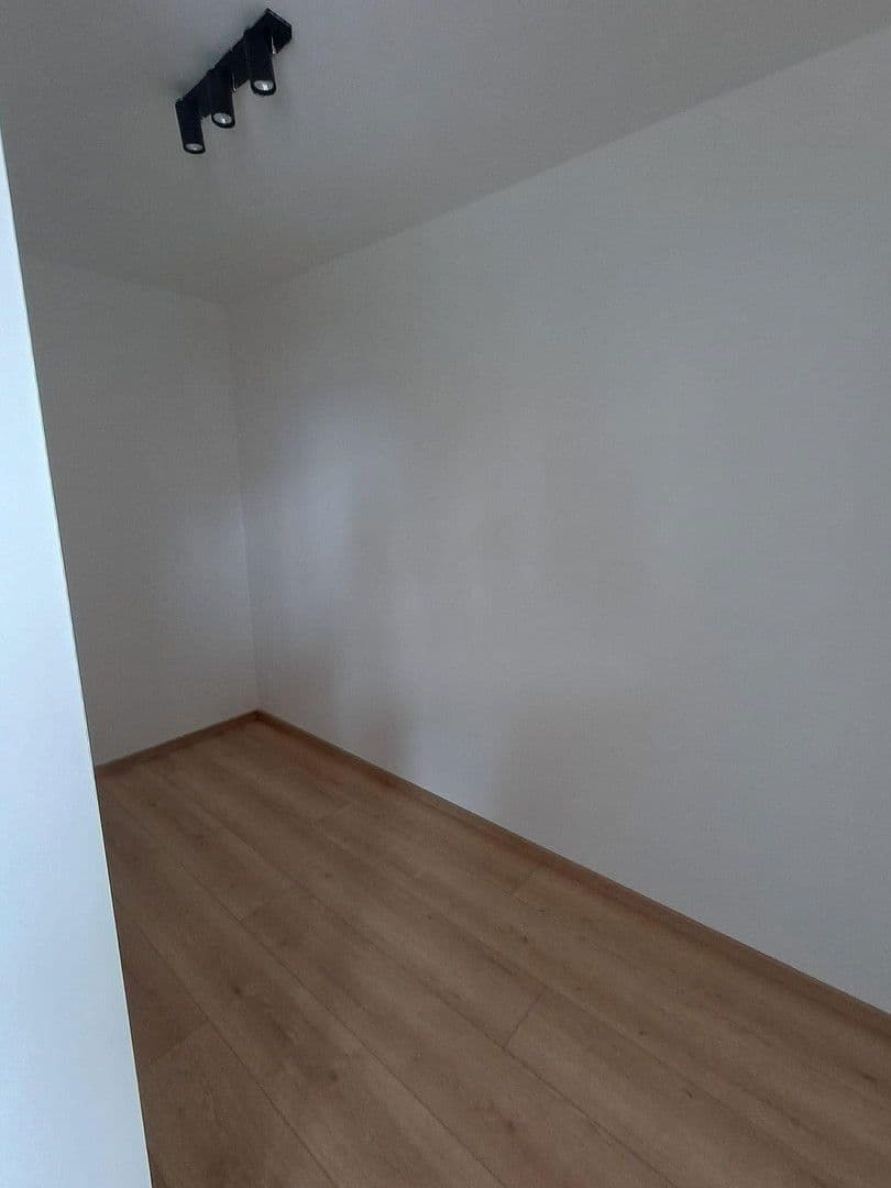 Prenájom domu 97 m², pozemek 564 m², Gerasdorf bei Wien (Oberlisse), Dolné Rakúsko Prenájom domu 97 m², pozemek 564 m², Gerasdorf bei Wien (Oberlisse), Dolné Rakúsko