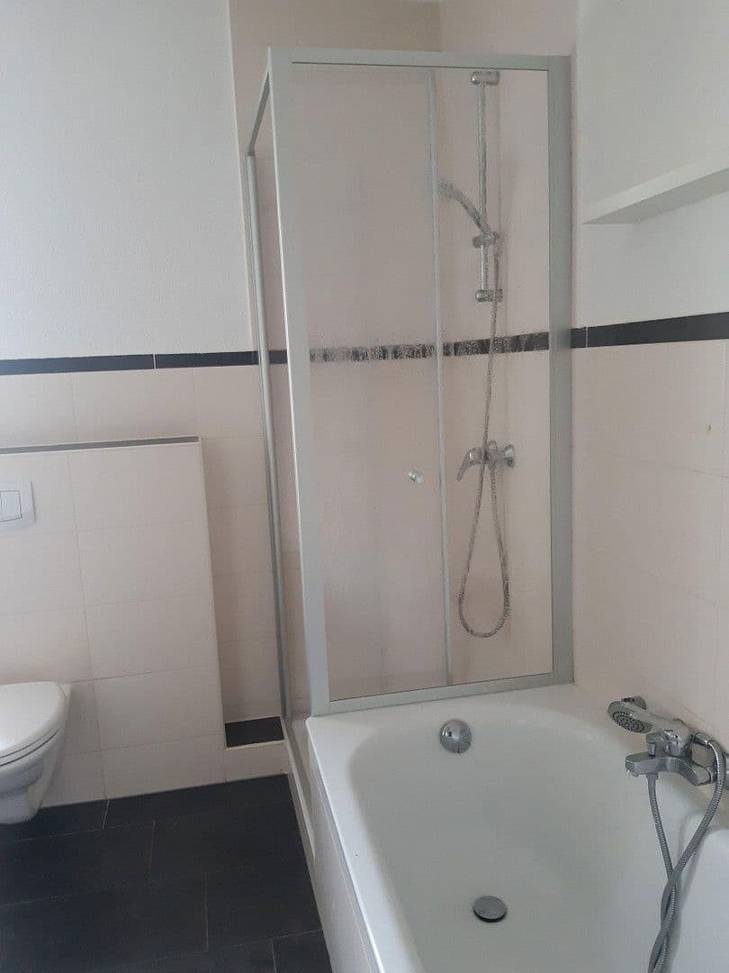 Prenájom bytu 4-izbový 82 m², Lichtenstein/Sachsen, Sasko Prenájom bytu 4-izbový 82 m², Lichtenstein/Sachsen, Sasko