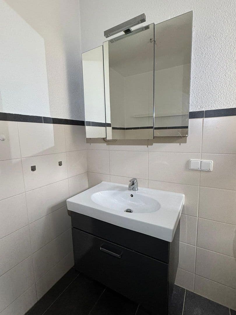 Prenájom bytu 4-izbový 82 m², Lichtenstein/Sachsen, Sasko Prenájom bytu 4-izbový 82 m², Lichtenstein/Sachsen, Sasko