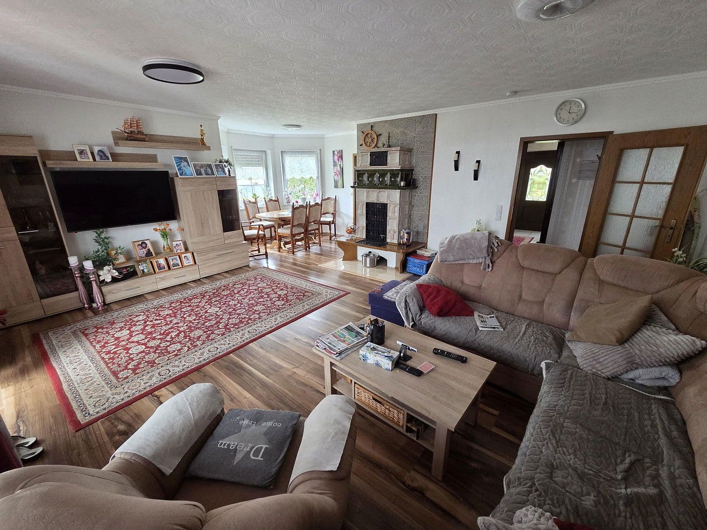 Predaj domu 225 m², pozemek 1.118 m², Raiffeisenstrasse 19, Biebern, Porýnie-Falcko Predaj domu 225 m², pozemek 1.118 m², Raiffeisenstrasse 19, Biebern, Porýnie-Falcko