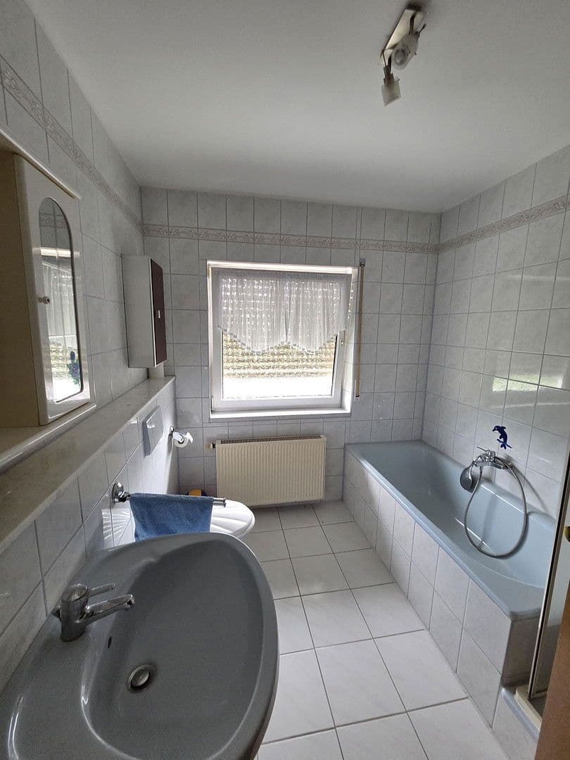 Predaj domu 225 m², pozemek 1.118 m², Raiffeisenstrasse 19, Biebern, Porýnie-Falcko Predaj domu 225 m², pozemek 1.118 m², Raiffeisenstrasse 19, Biebern, Porýnie-Falcko
