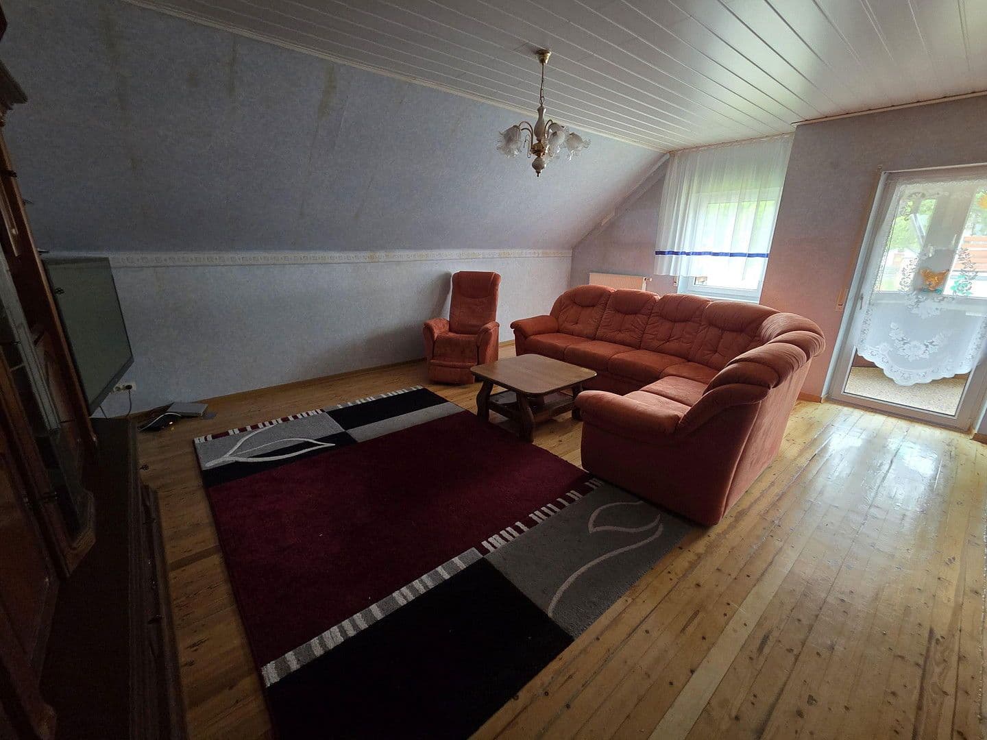 Predaj domu 225 m², pozemek 1.118 m², Raiffeisenstrasse 19, Biebern, Porýnie-Falcko Predaj domu 225 m², pozemek 1.118 m², Raiffeisenstrasse 19, Biebern, Porýnie-Falcko